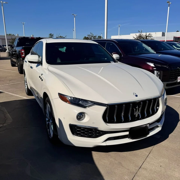 2022 Maserati Levante - Image 2 of 7