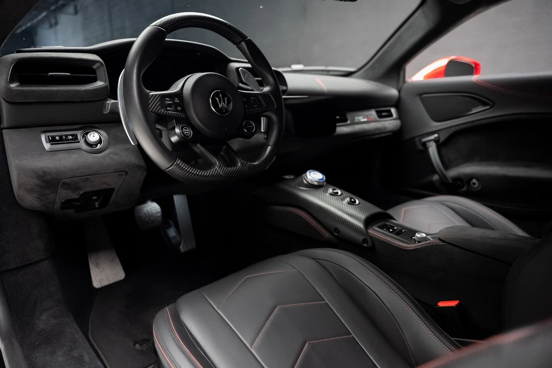 2022 Maserati MC20 - Image 2 of 31