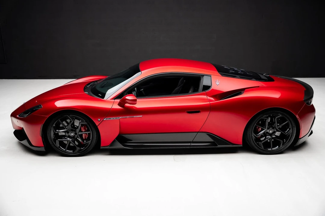 2022 Maserati MC20 - Image 18 of 31