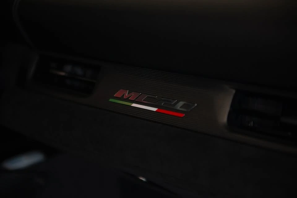 2022 Maserati MC20 - Image 18 of 19