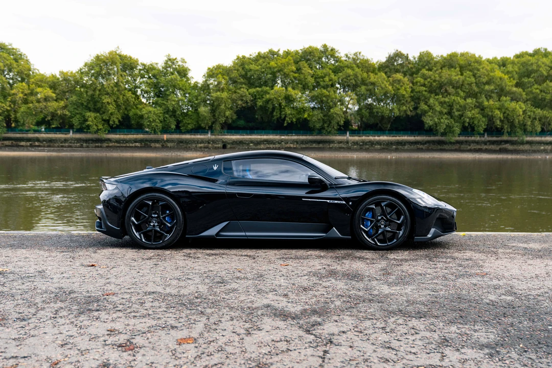 2022 Maserati MC20 - Image 8 of 31