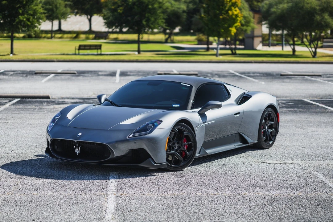 2022 Maserati MC20 - Image 2 of 12
