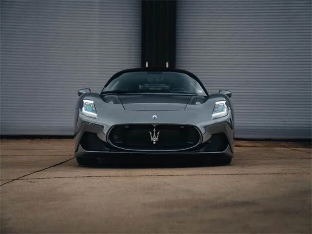2022 Maserati MC20 - Image 2 of 17