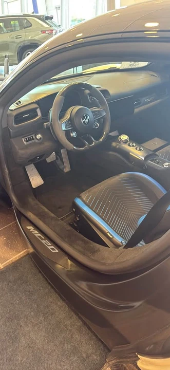 2022 Maserati MC20 - Image 6 of 10