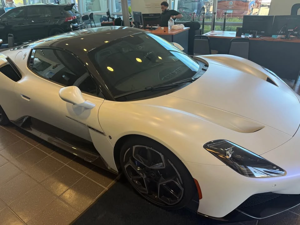 2022 Maserati MC20 - Image 2 of 10