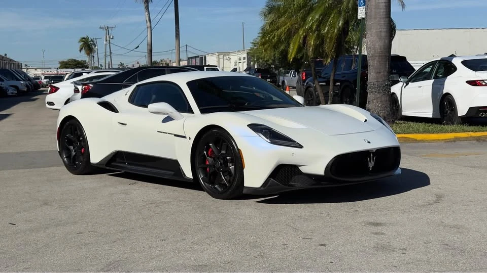 2022 Maserati MC20 - Image 2 of 8