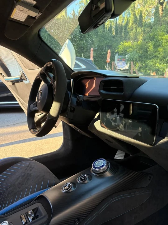 2022 Maserati MC20 - Image 16 of 20