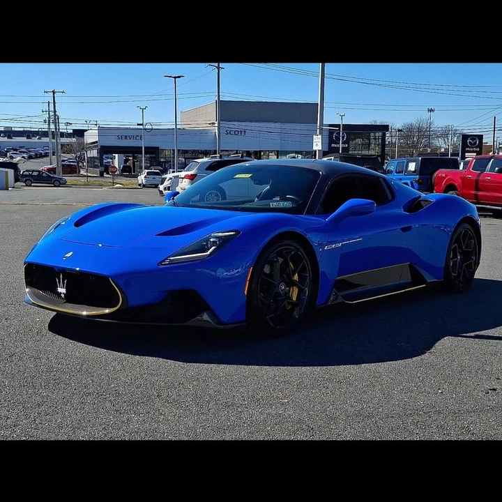 2022 Maserati MC20 - Image 2 of 16