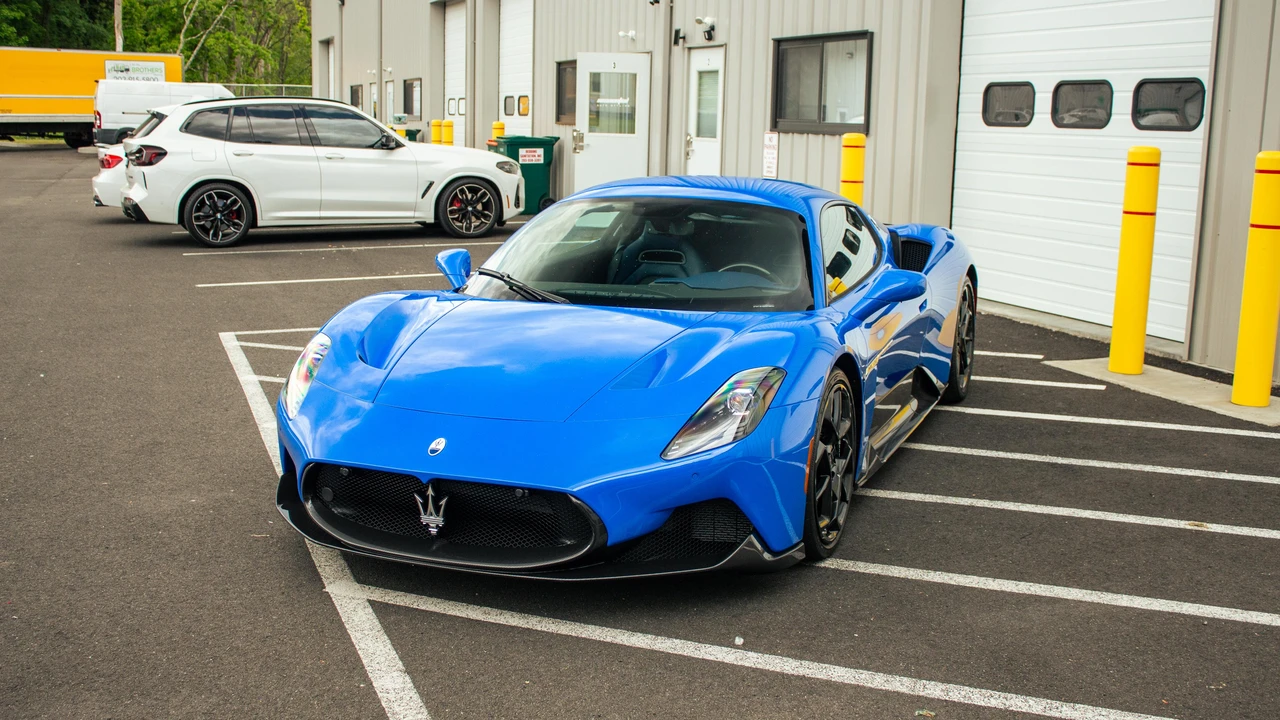 2022 Maserati MC20 - Image 9 of 31