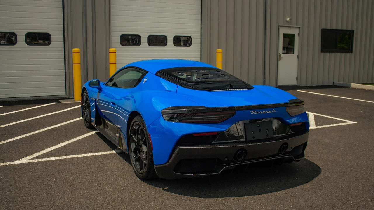 2022 Maserati MC20 - Image 18 of 31