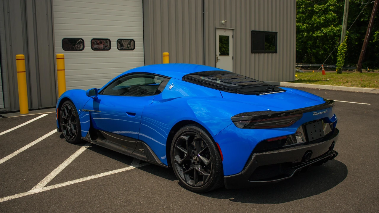 2022 Maserati MC20 - Image 17 of 31