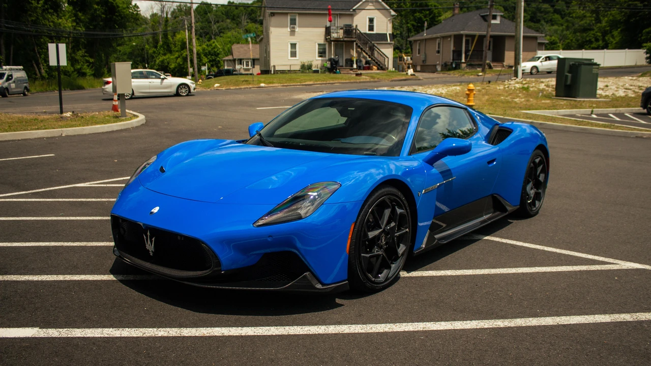 2022 Maserati MC20 - Image 12 of 31