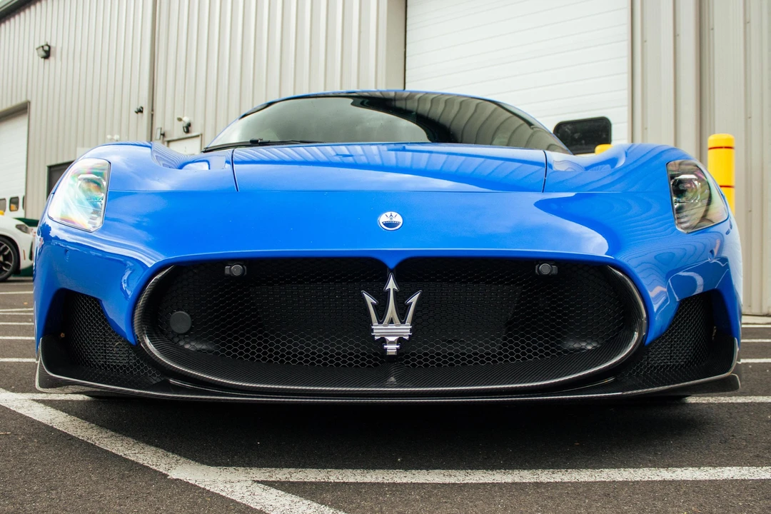 2022 Maserati MC20 - Image 2 of 31