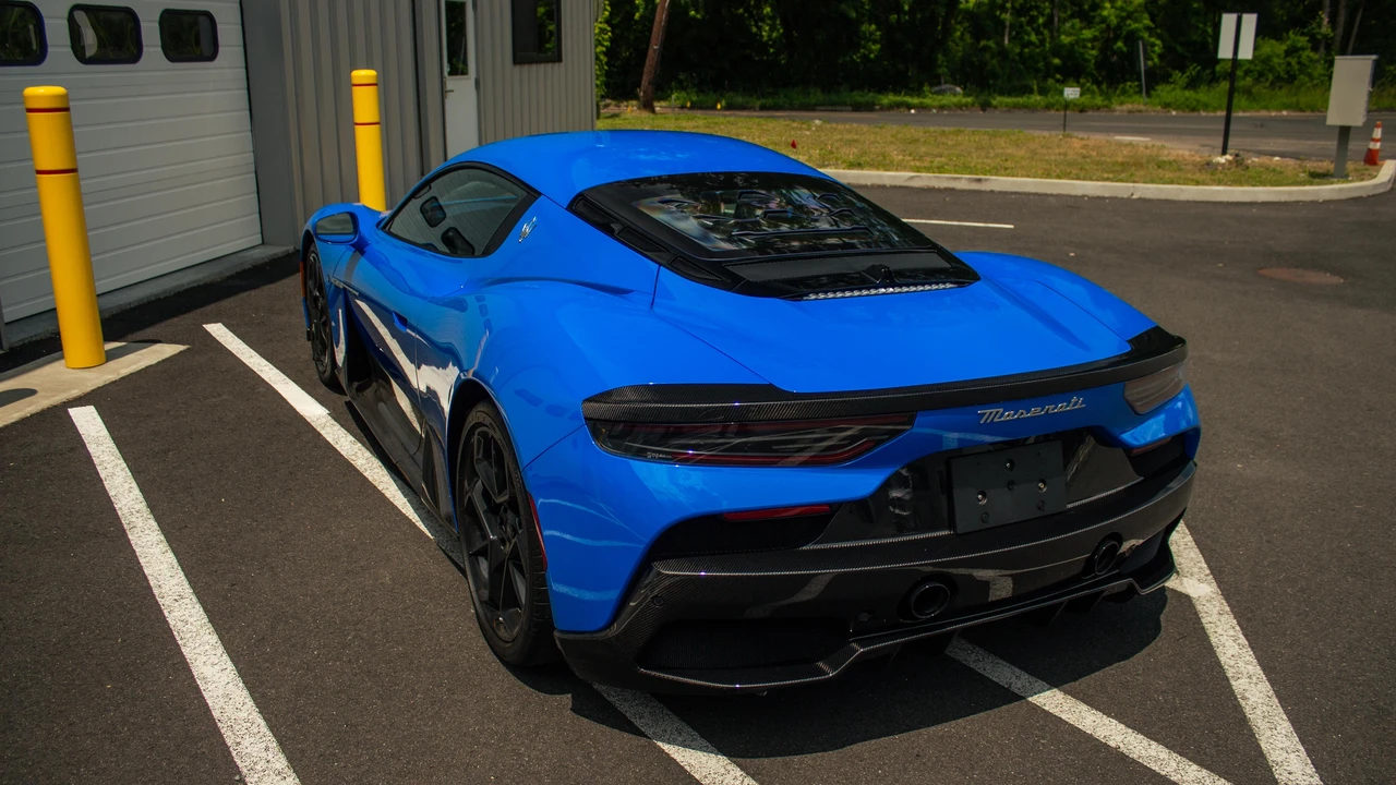 2022 Maserati MC20 - Image 19 of 31