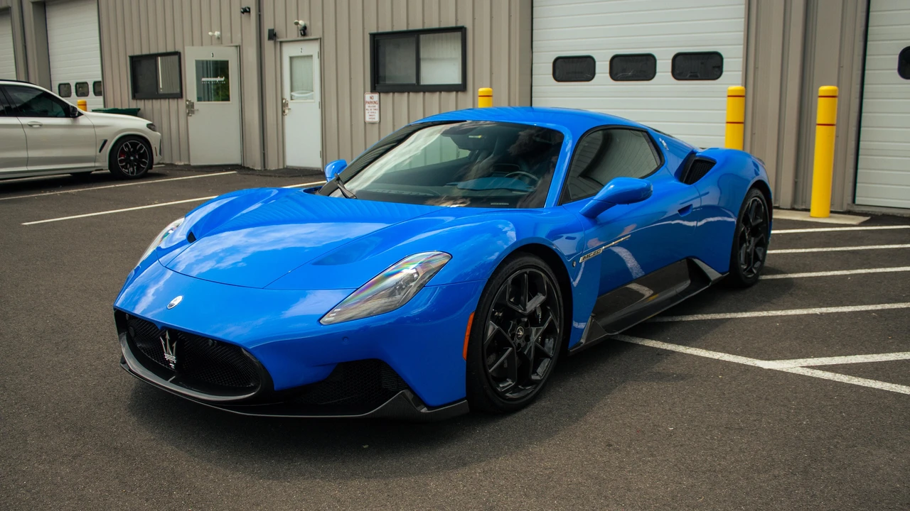 2022 Maserati MC20 - Image 13 of 31