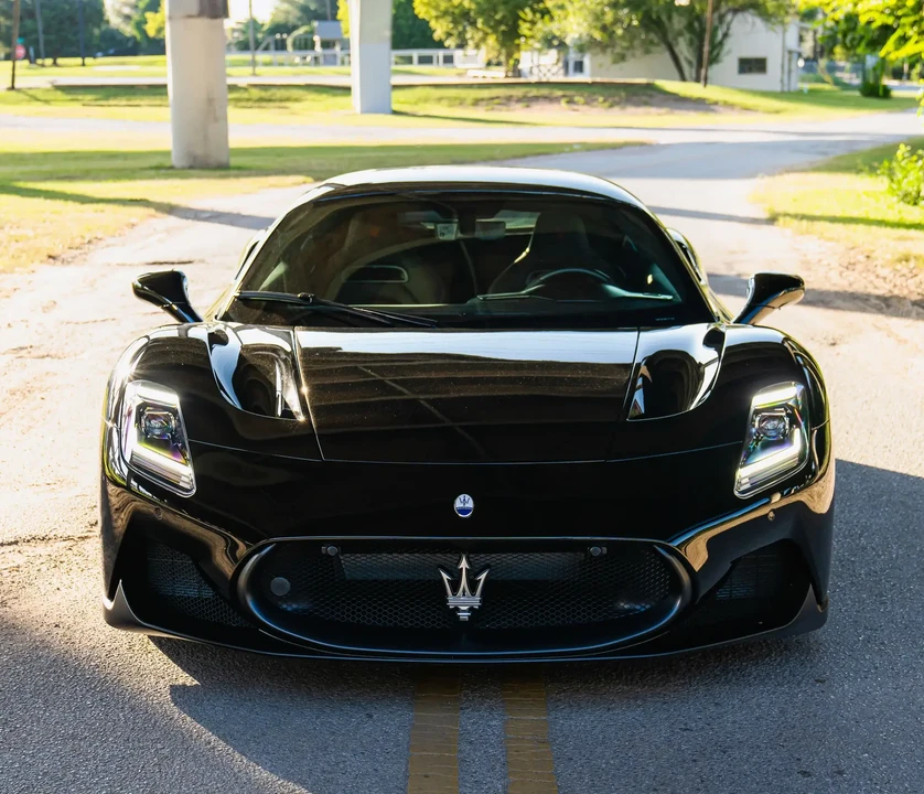 2022 Maserati MC20 - Image 2 of 6