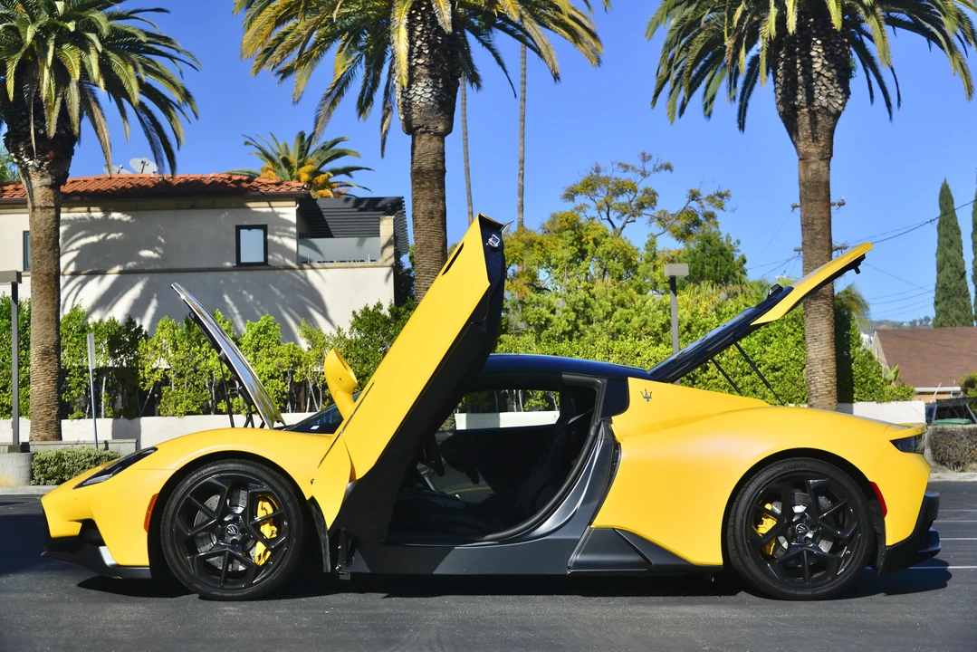 2022 Maserati MC20 - Image 15 of 31