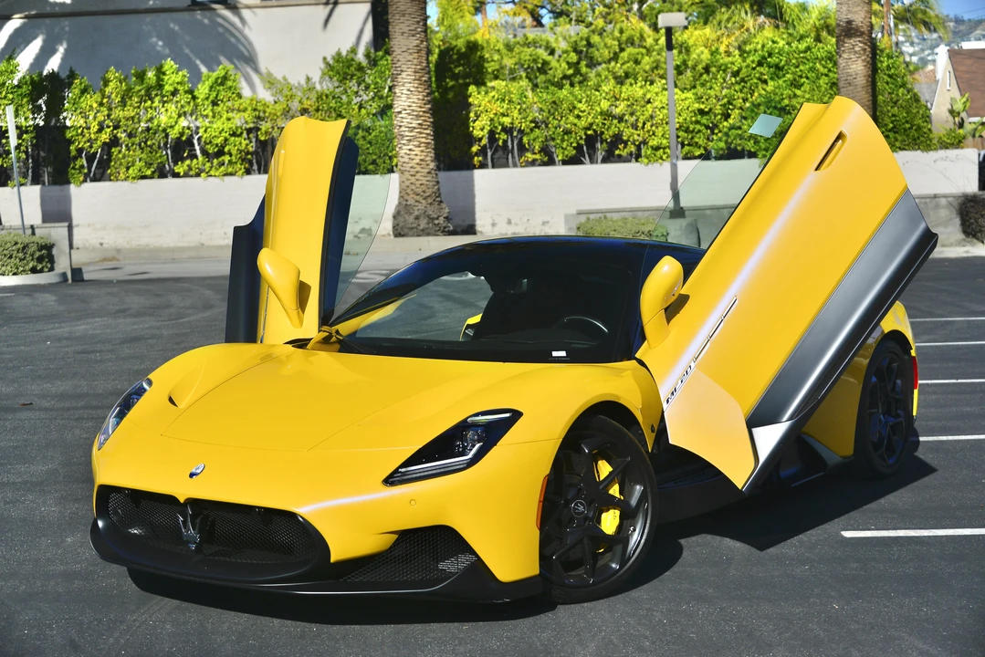 2022 Maserati MC20 - Image 14 of 31