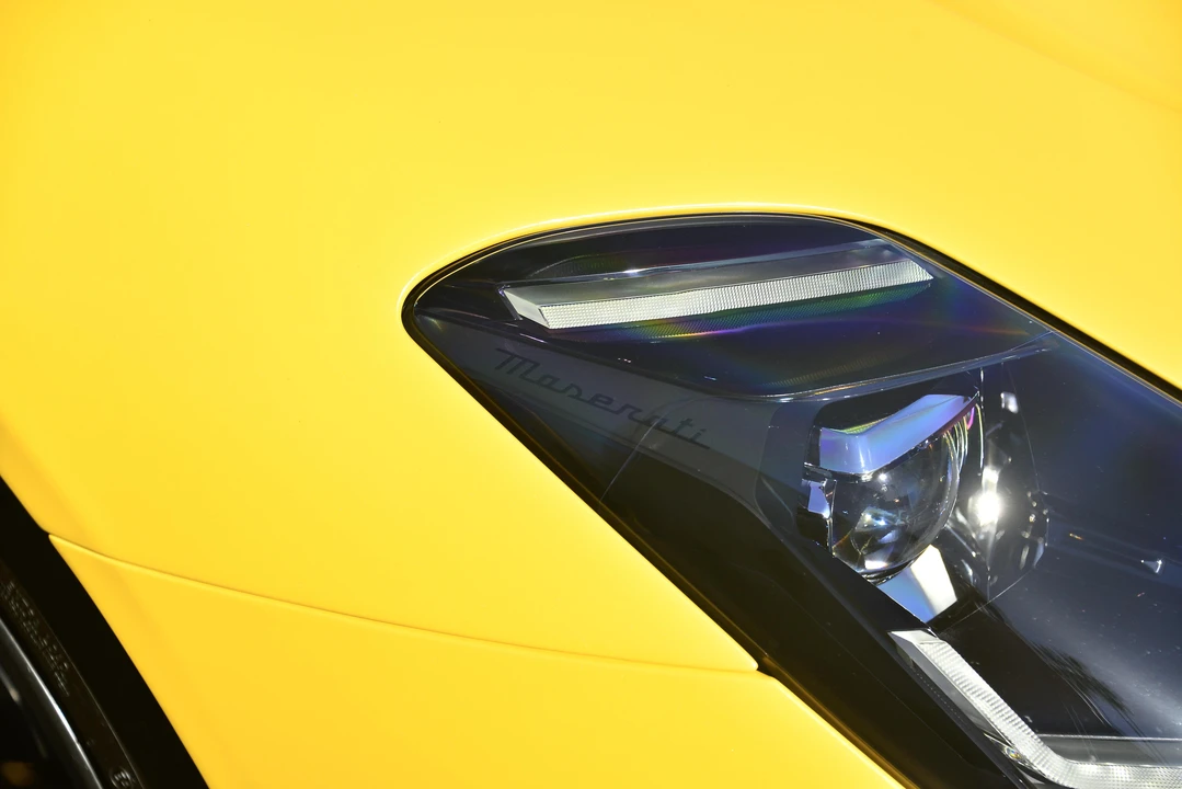 2022 Maserati MC20 - Image 19 of 31