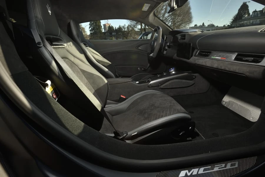 2022 Maserati MC20 - Image 27 of 31