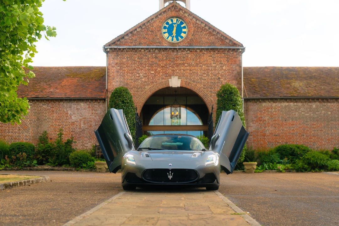 2022 Maserati MC20 - Image 27 of 31