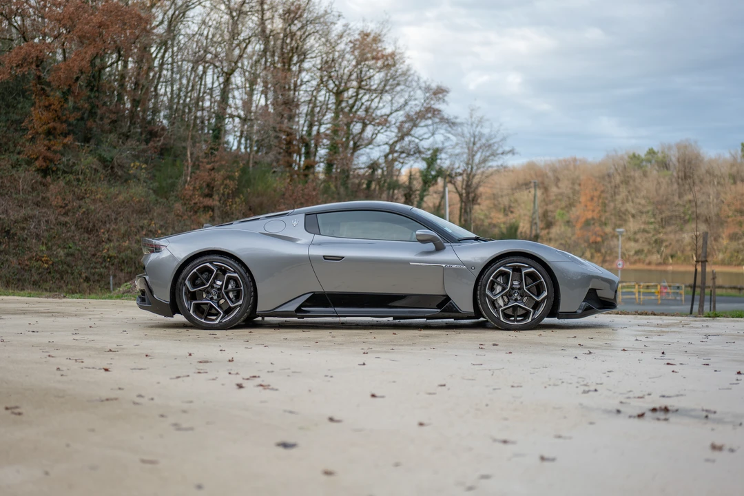 2021 Maserati MC20 - Image 8 of 31