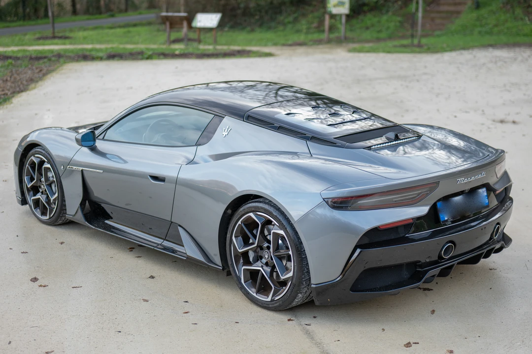 2021 Maserati MC20 - Image 22 of 31