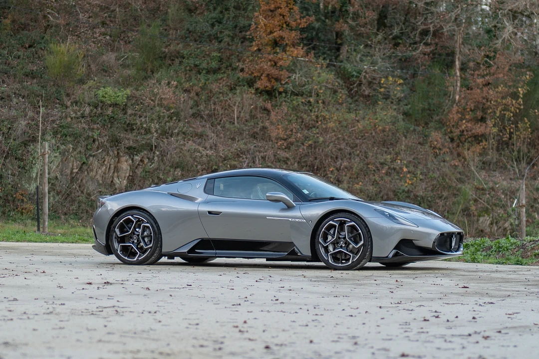 2021 Maserati MC20 - Image 27 of 31