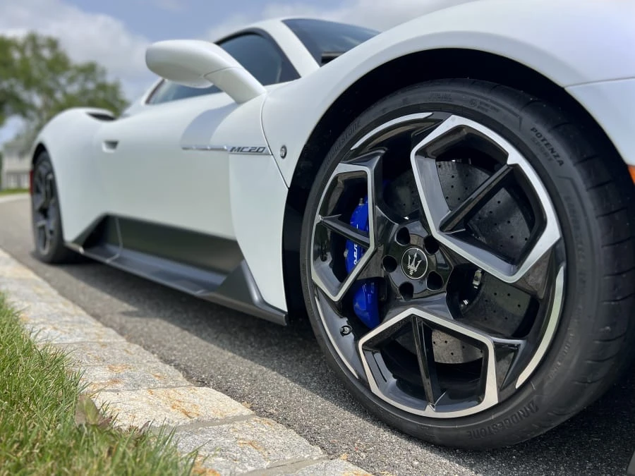2022 Maserati MC20 - Image 12 of 26