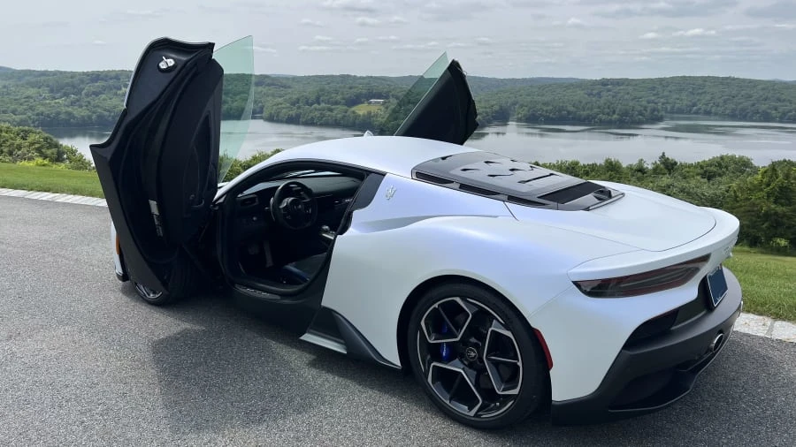2022 Maserati MC20 - Image 9 of 26