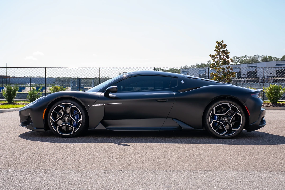 2022 Maserati MC20 - Image 8 of 31