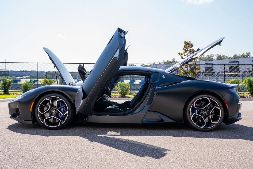 2022 Maserati MC20 - Image 12 of 31