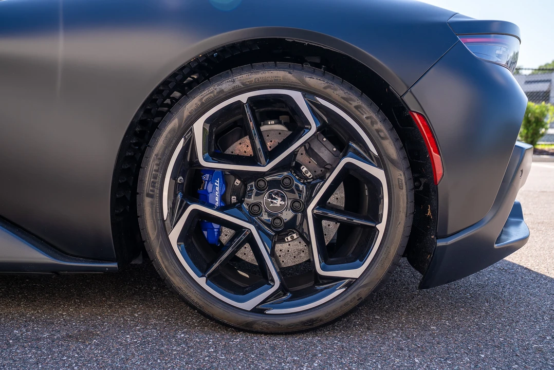 2022 Maserati MC20 - Image 25 of 31