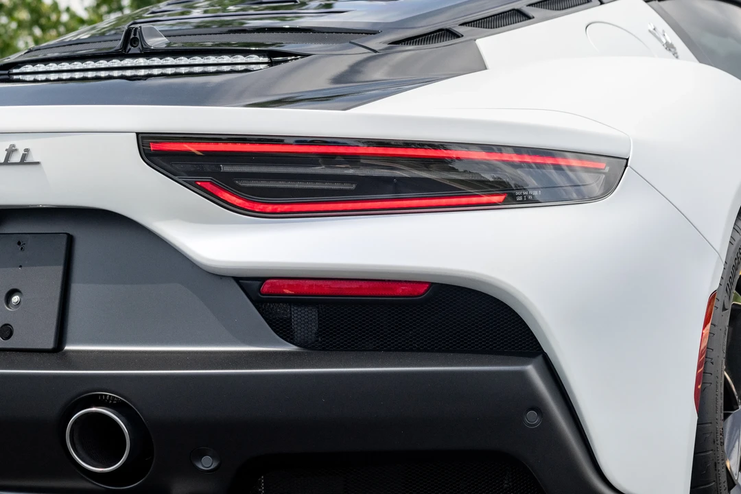 2022 Maserati MC20 - Image 14 of 31