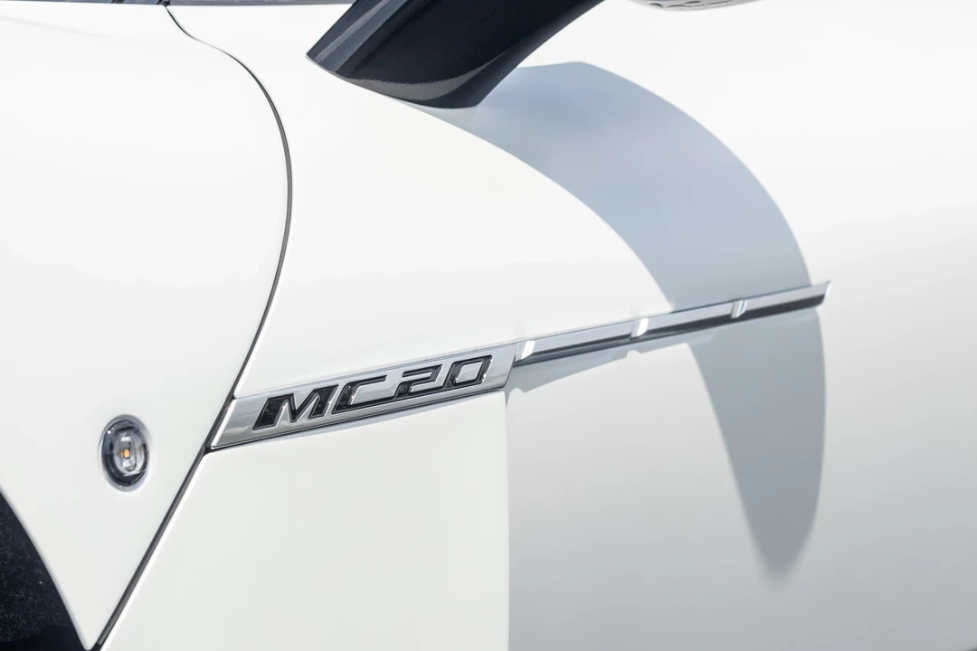 2022 Maserati MC20 - Image 27 of 31