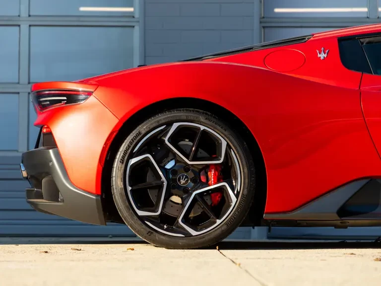 2022 Maserati MC20 - Image 18 of 31