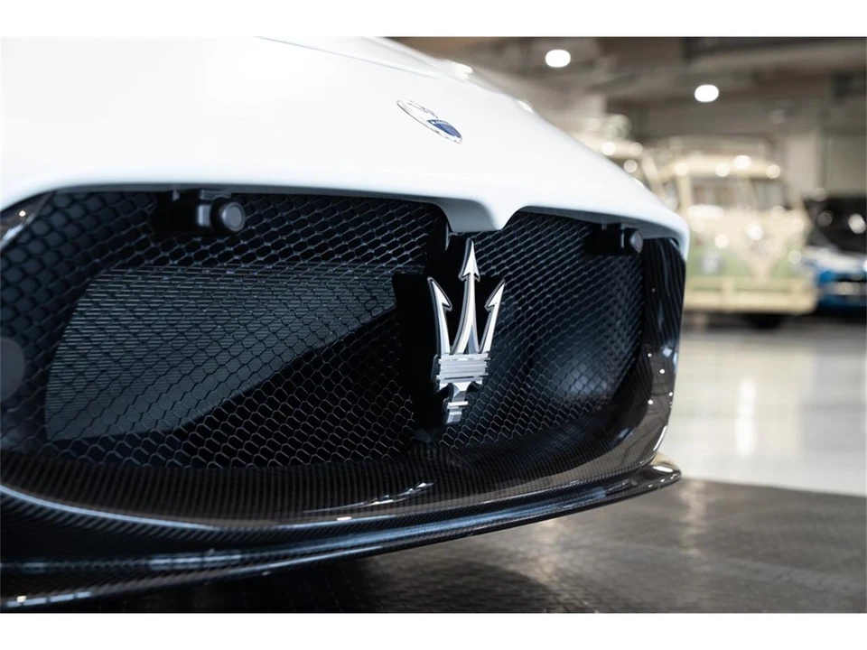 2022 Maserati MC20 - Image 21 of 31
