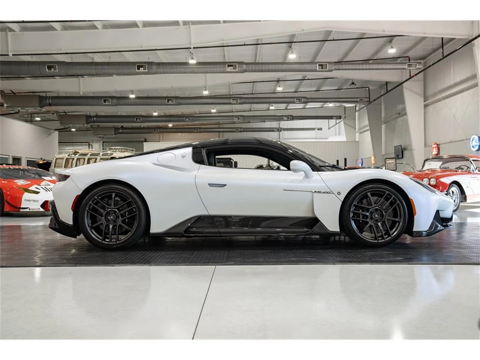 2022 Maserati MC20 - Image 13 of 31