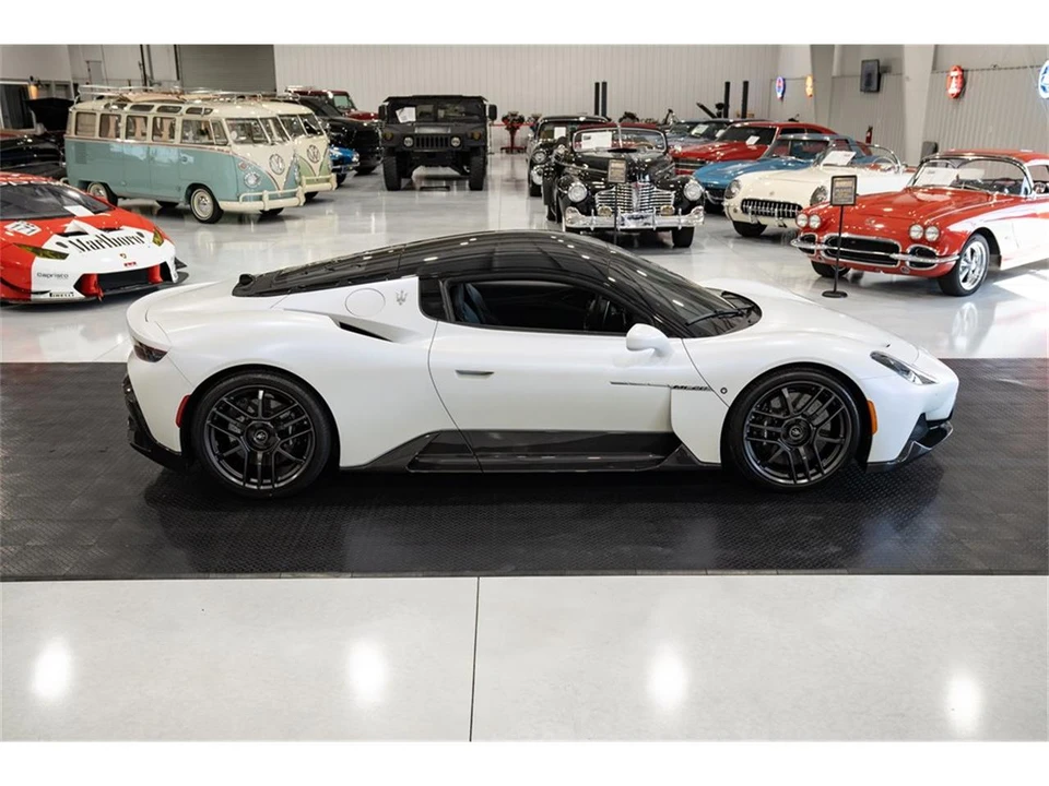2022 Maserati MC20 - Image 14 of 31