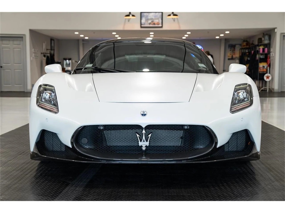 2022 Maserati MC20 - Image 18 of 31