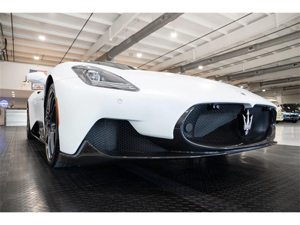 2022 Maserati MC20 - Image 19 of 31