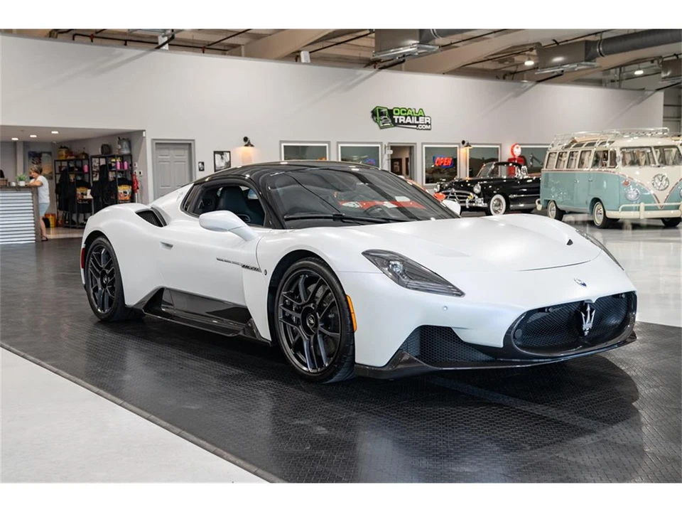 2022 Maserati MC20 - Image 15 of 31