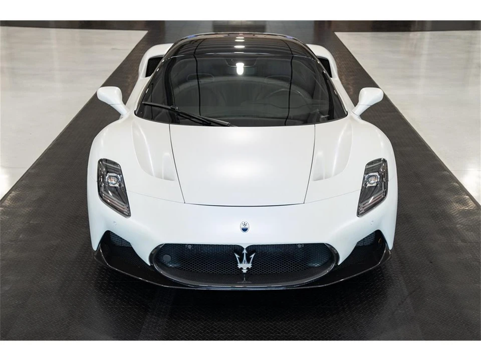 2022 Maserati MC20 - Image 27 of 31