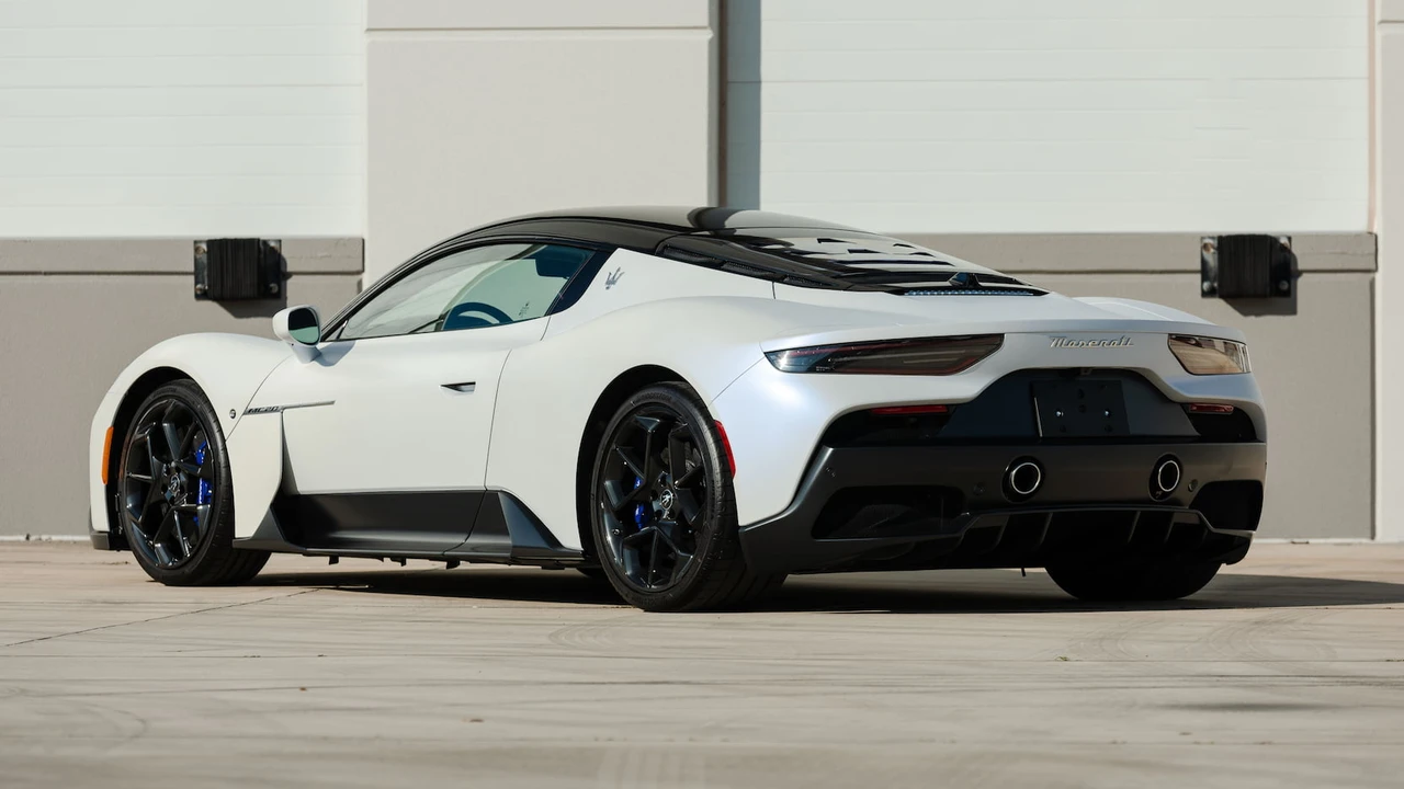 2022 Maserati MC20 - Image 3 of 31