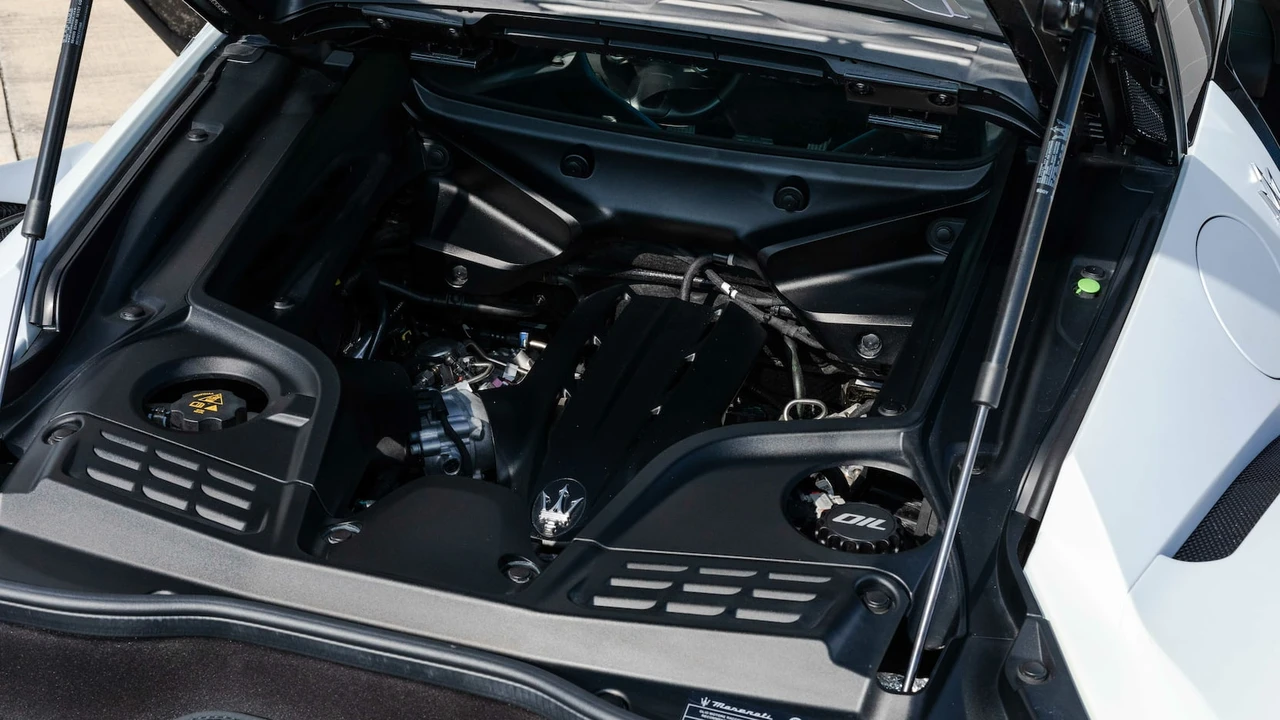 2022 Maserati MC20 - Image 7 of 31