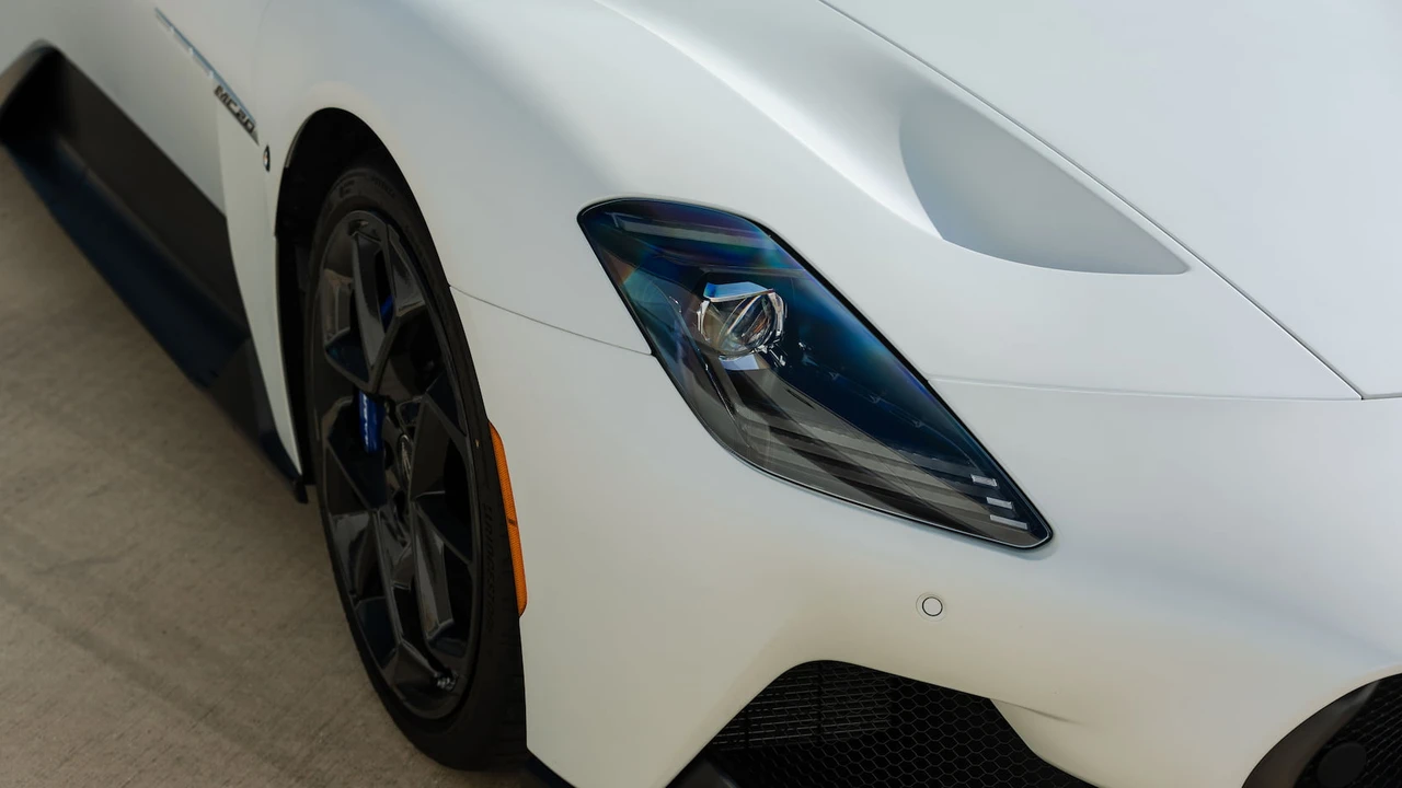 2022 Maserati MC20 - Image 11 of 31