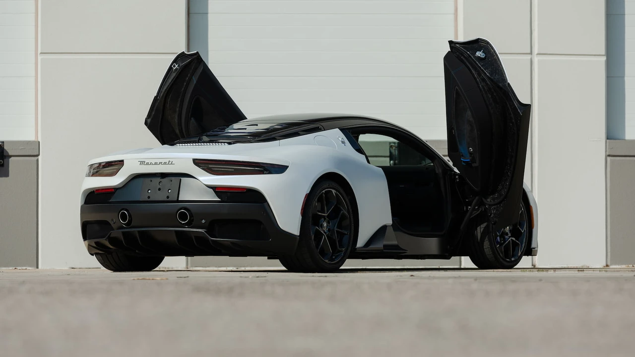 2022 Maserati MC20 - Image 22 of 31