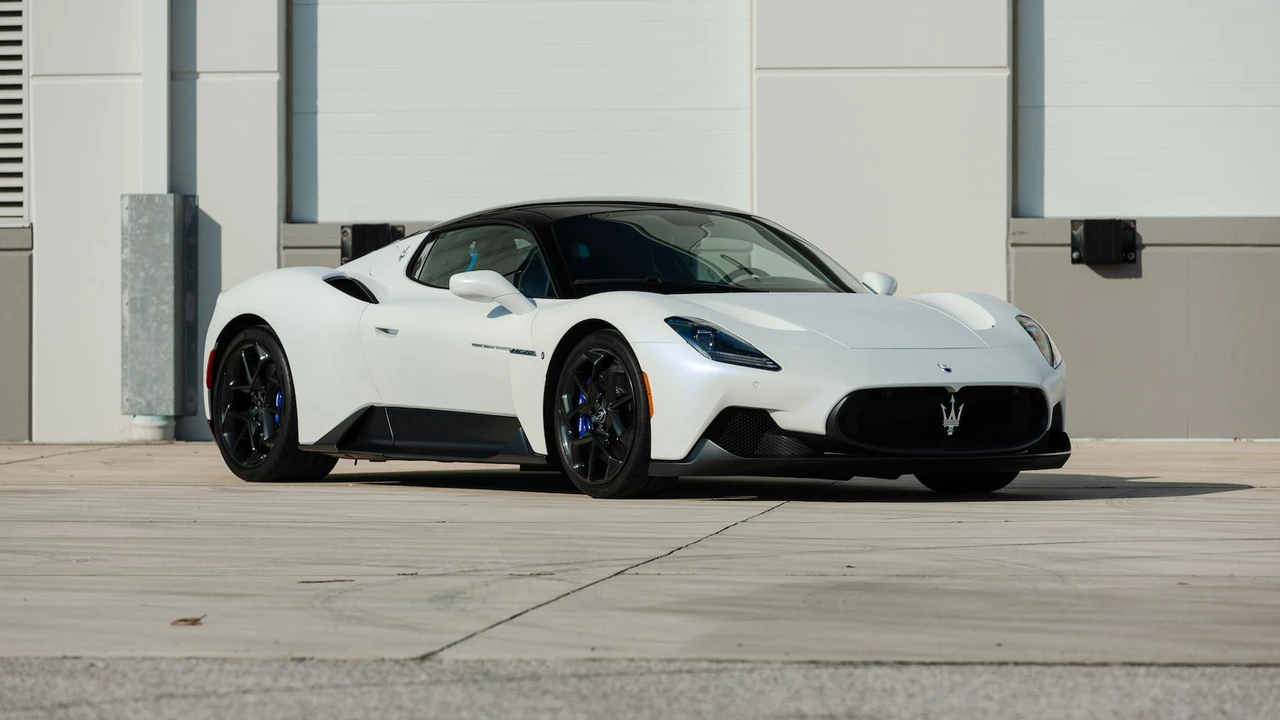 2022 Maserati MC20 - Image 23 of 31