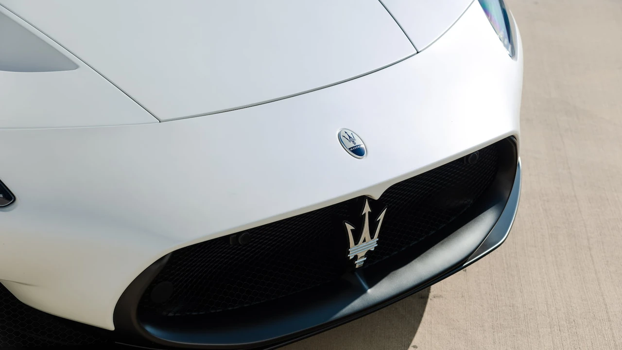 2022 Maserati MC20 - Image 27 of 31