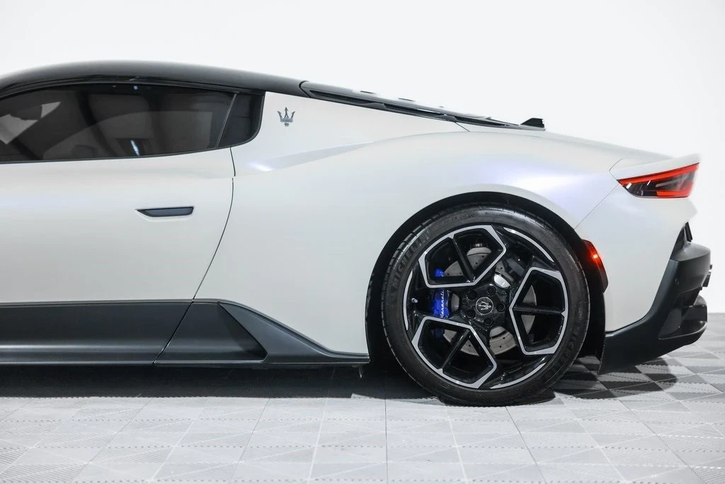 2022 Maserati MC20 - Image 15 of 21